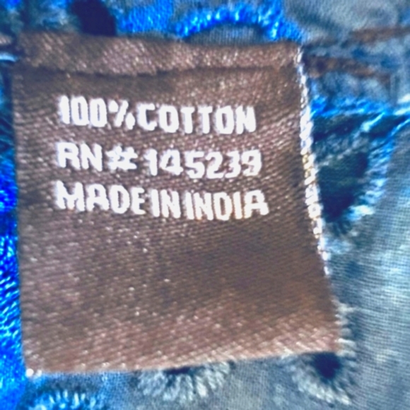 Style Envy Eyelet Embroidered Bell Sleeve Blouse SizeMedium Denim Blue Awesome💙 - Picture 7 of 11